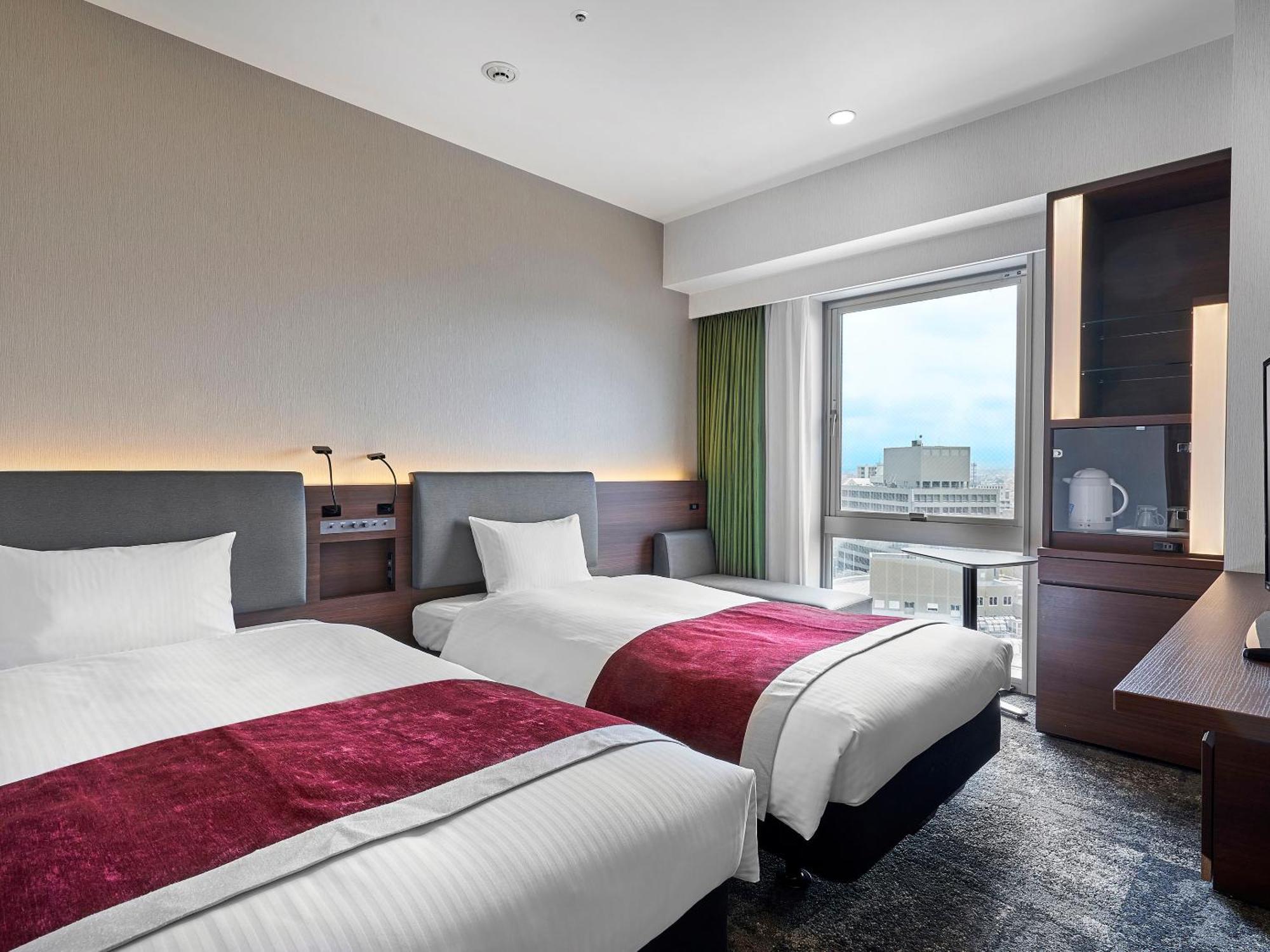 Daiwa Roynet Hotel Toyama-Ekimae Exteriör bild