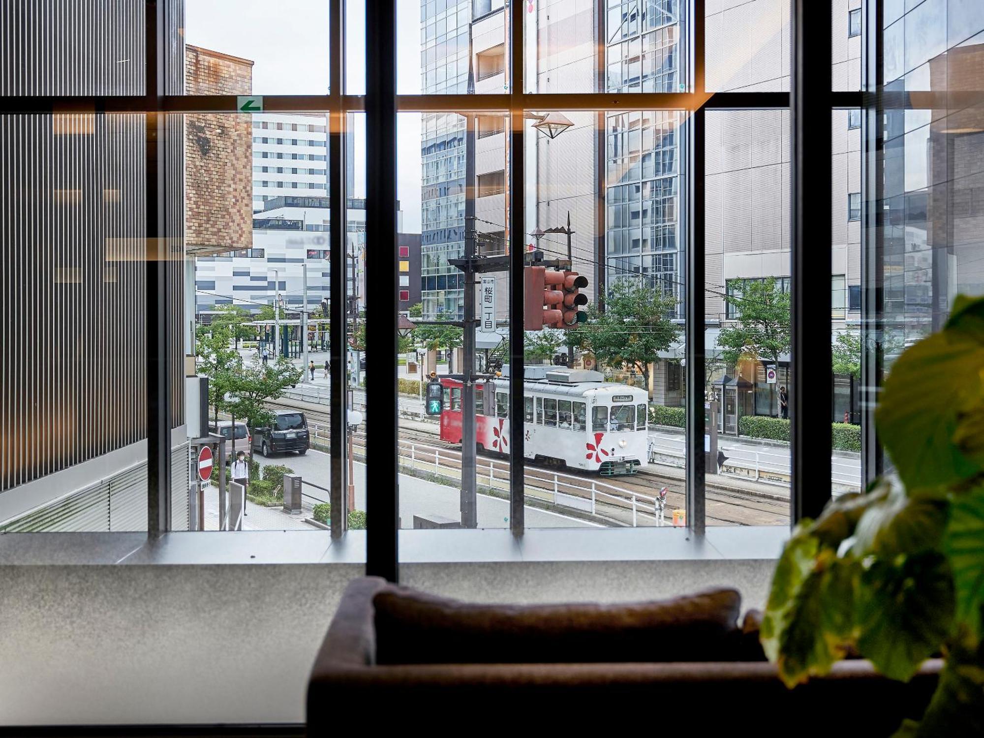 Daiwa Roynet Hotel Toyama-Ekimae Exteriör bild
